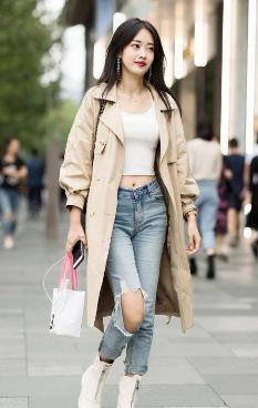 任达华和蔡卓妍原声在沙发上